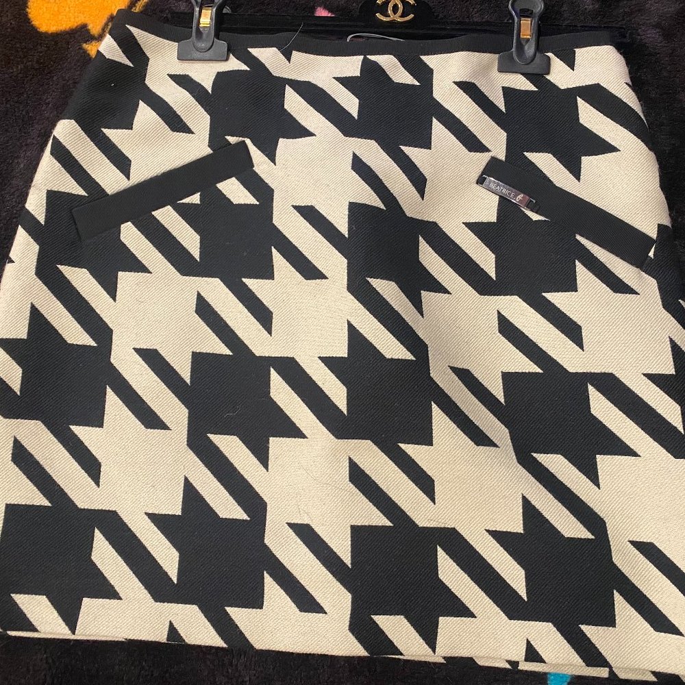 Beatrice size 44 mini skirt